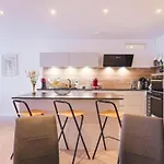 Luxury With Sauna Blanc Apartment