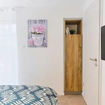 Mas Blanc Terrace Sauna Parking