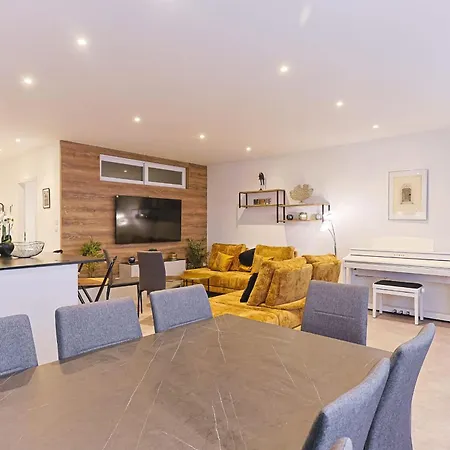 Mas Blanc Terrace Sauna Parking